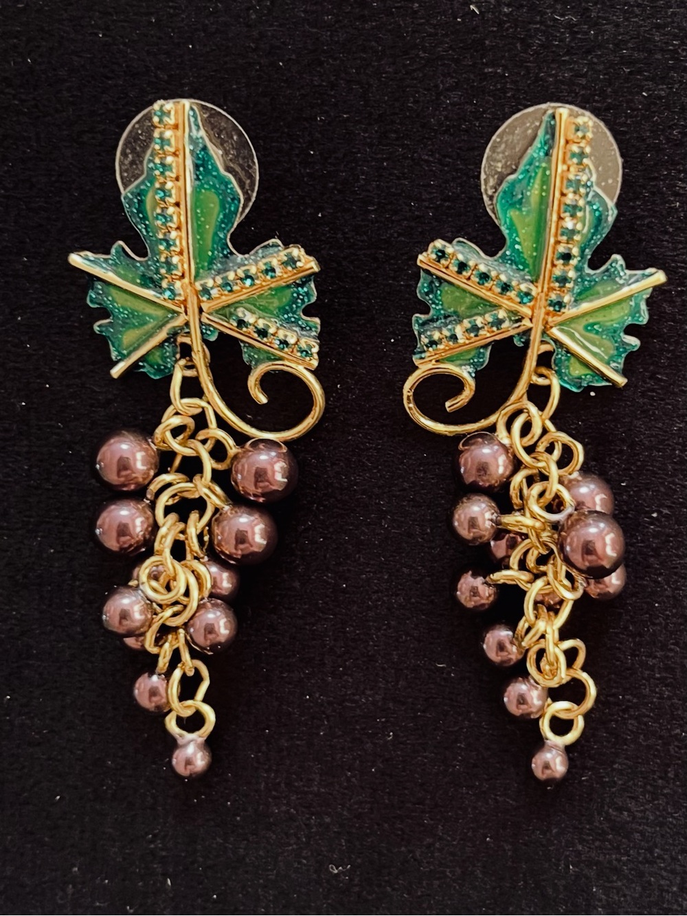 #227 Lunch at the Ritz Grape Gold-tone Earrings